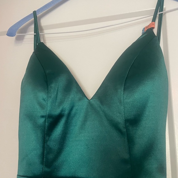 Portia and Scarlett gown in emerald green size 0-2 - Picture 8 of 10